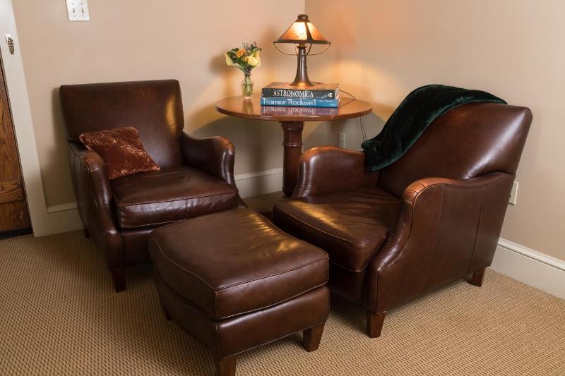 King Room image 3