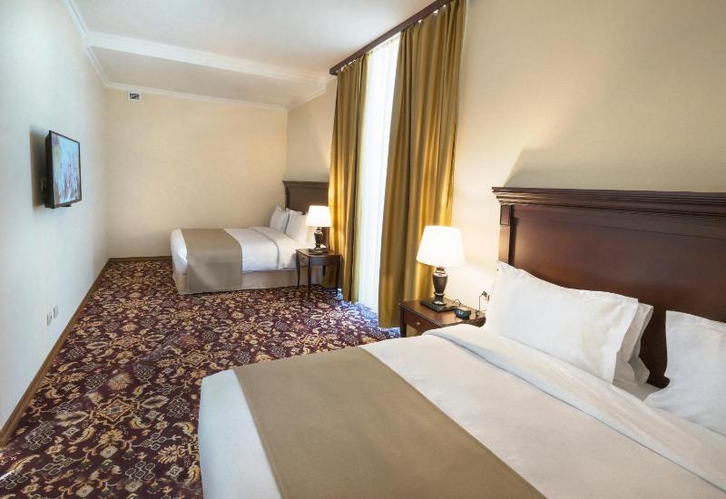 Executive Suite image 3