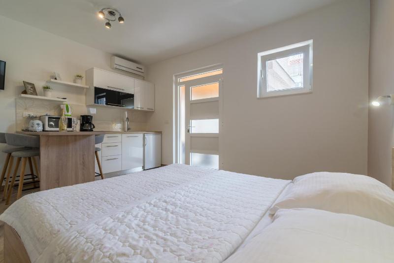Apartmani Drago - image 37
