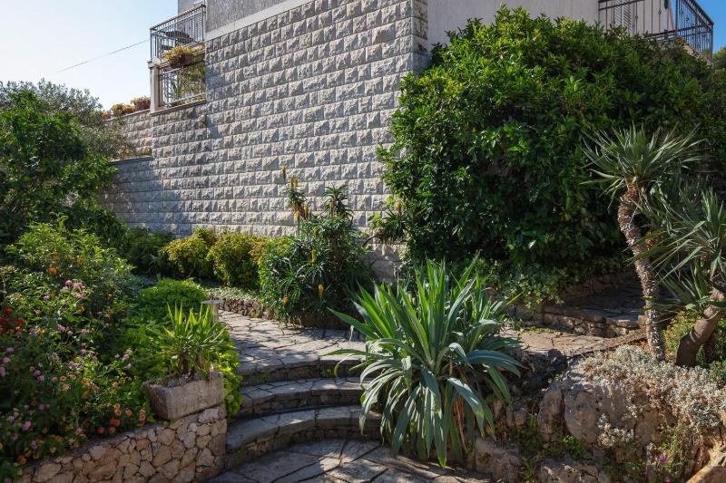 Villa Lukrecia - Stone Villa with Pool & Sea Views I Supetar Brač - image 20