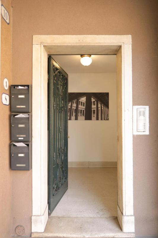 Two-Bedroom Apartment - Via Seminario, 8 image 1