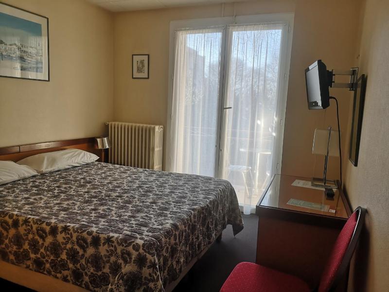 King Room with Balcony image 2