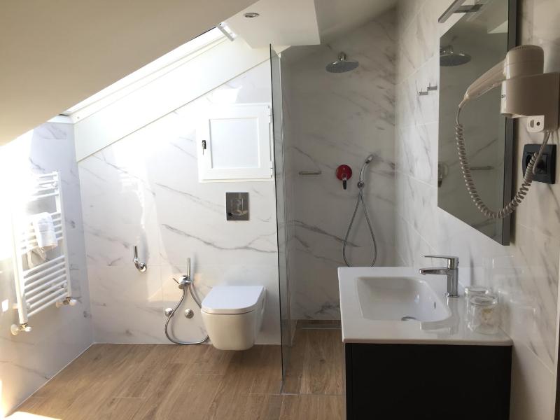 Two-Bedroom Apartment with Sea View image 3