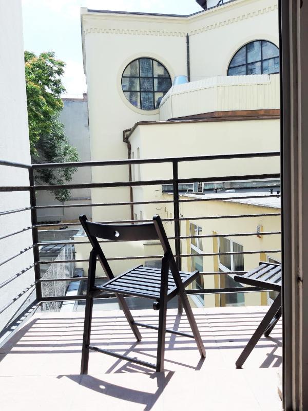Gold Rose Apartment with 3 rooms - image 16