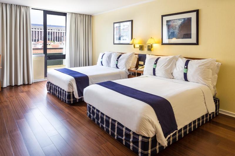 Standard Double Room with Two Double Beds image 1
