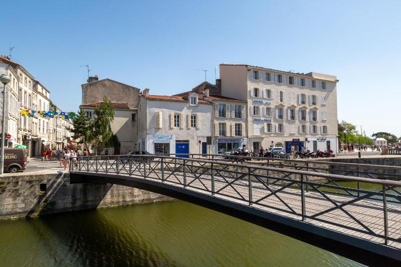 Tour de Nesle La Rochelle Vieux Port 3 etoiles - image 13