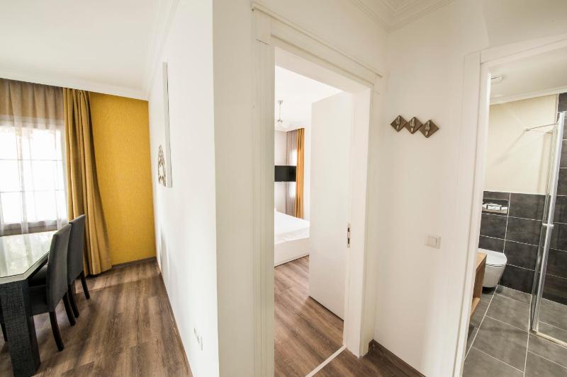 Apartment with Balcony image 4