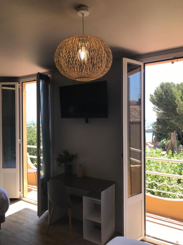 Hotel La Calanque - image 25