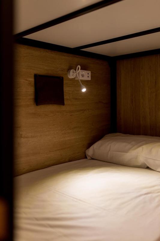 Bed in 4-Bed Mixed Dormitory Room image 1
