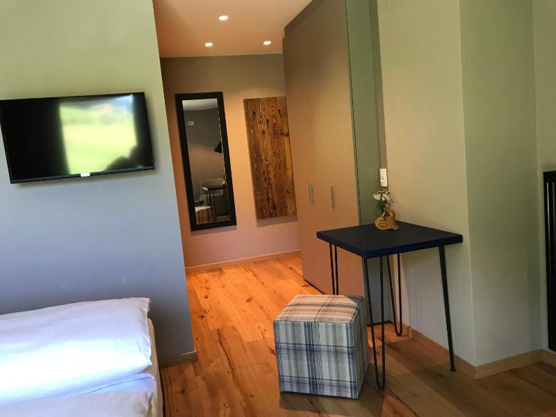 Deluxe Double Room image 3