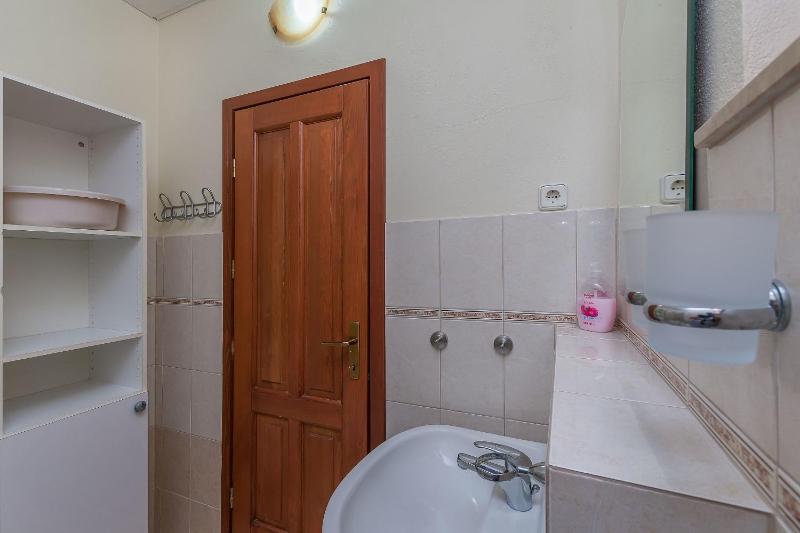Apartments Ljiljana - image 11