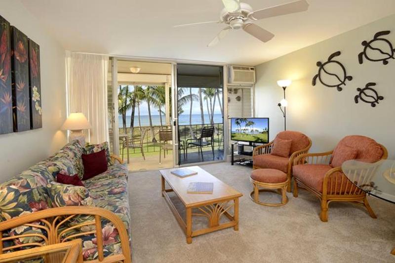 Two-Bedroom Oceanfront image 3
