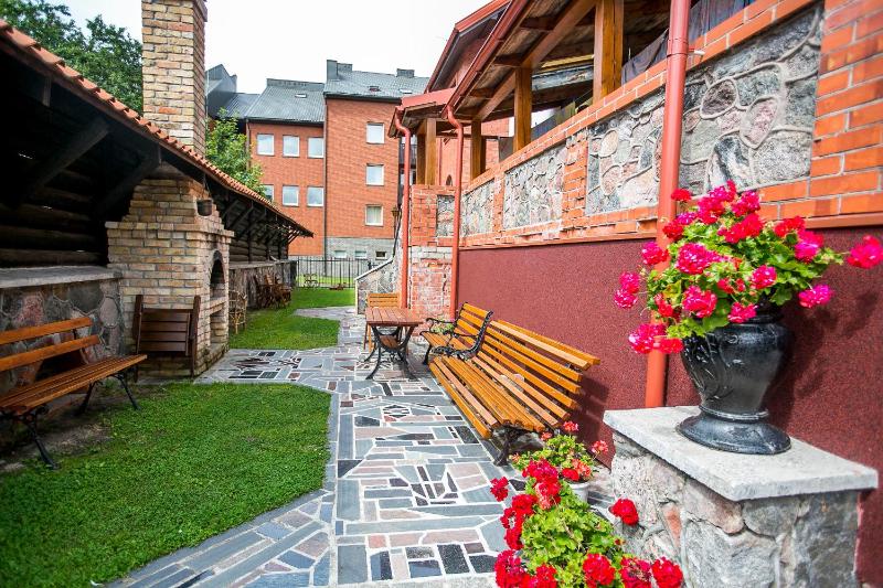 Red Tower Apartments - image 15
