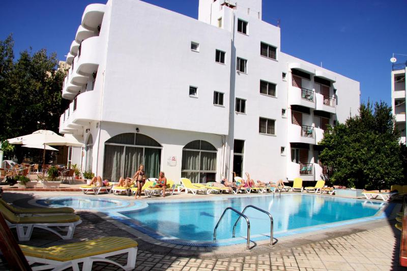 Captain's Hotel - image 16
