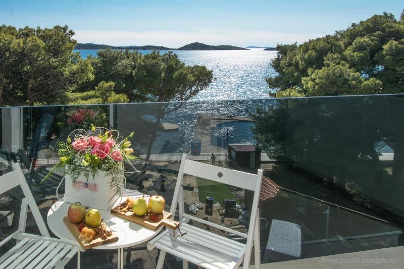 Classic Double Room with Balcony and Sea View image 1
