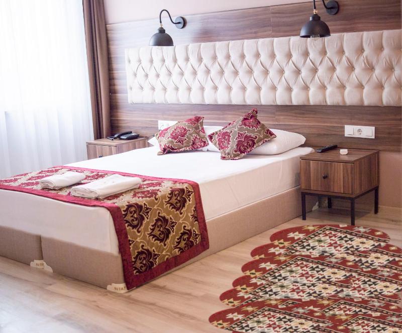 Quadruple Room image 2
