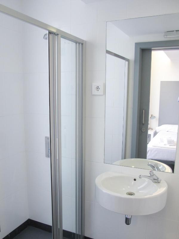 Twin Room with Terrace image 2