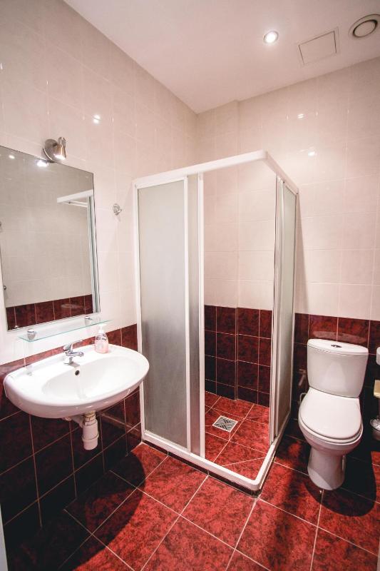 Triple Room with Shared Bathroom image 3