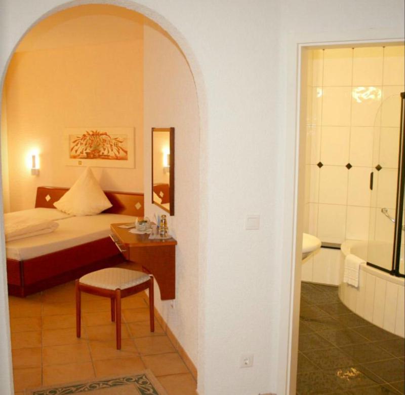Single Room image 2
