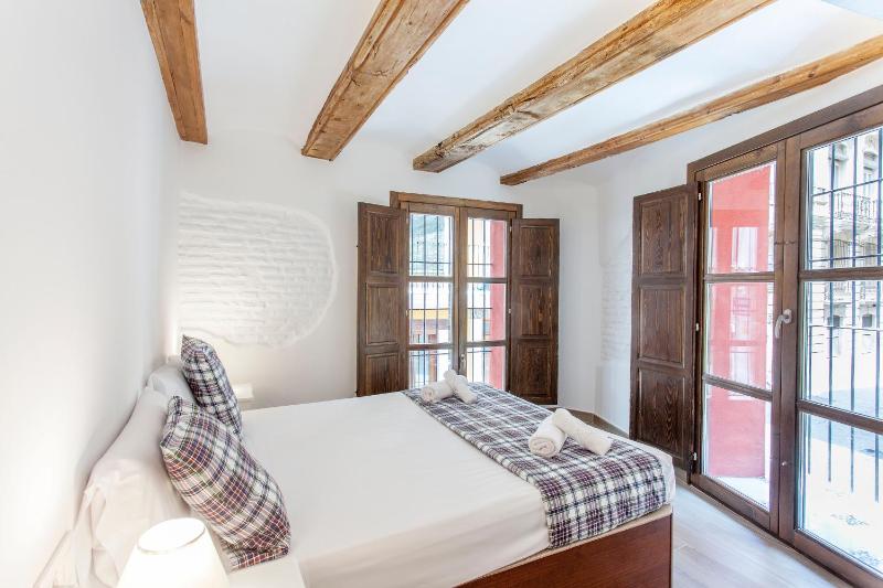 ApartUP Central Market II - image 4