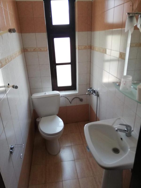 Double Room with Balcony image 3
