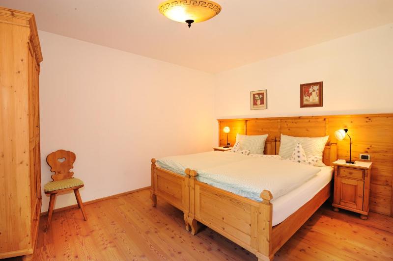 One-Bedroom Apartment image 3