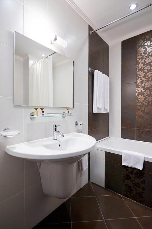 Standard Double Room with Garden View image 4