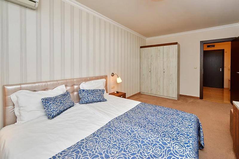 Apartment with Sea View image 3