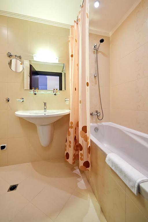 Apartment with Sea View image 2