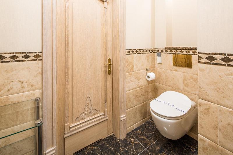 Executive Suite image 2