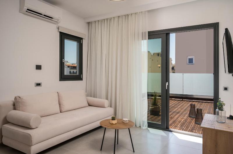 Central City Hotel - image 35