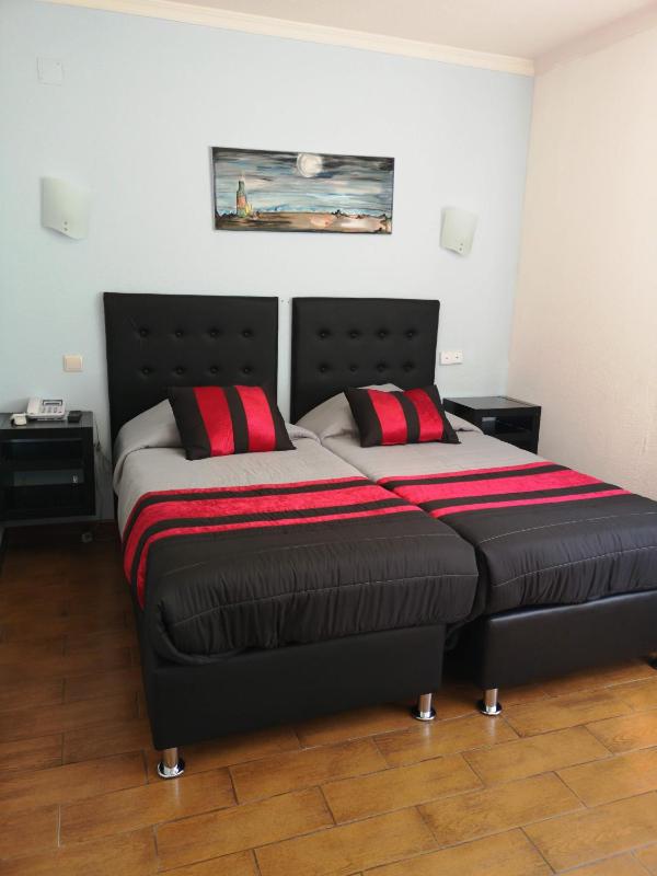 Single Room image 3