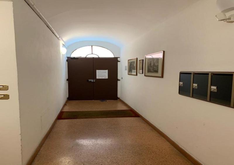 One-Bedroom Apartment image 2