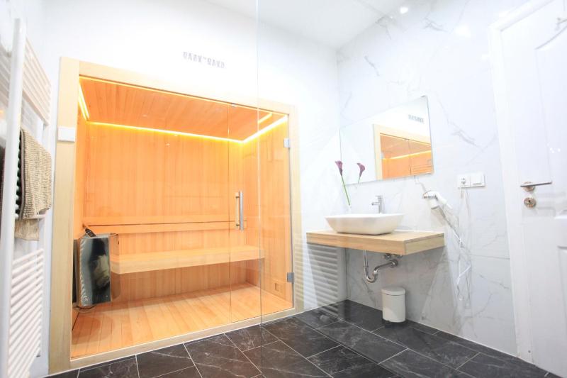 Zollikof Aparts - Sauna & Studioapartments - image 49