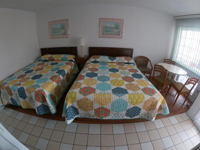 Deluxe Queen Room image 3