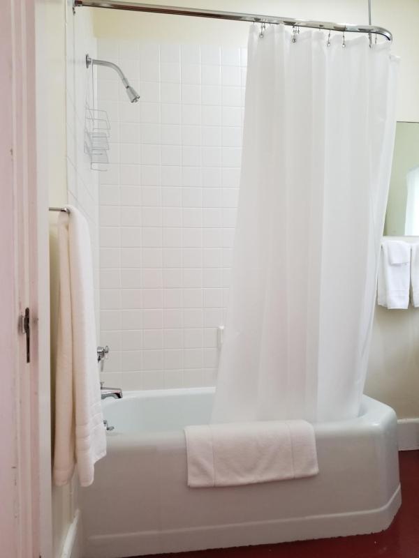 Deluxe Twin Room image 3