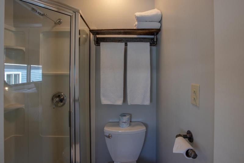 Small Double Room image 3