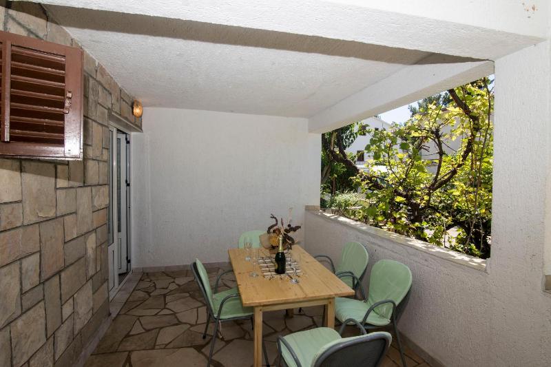 One-Bedroom Apartment with Terrace image 2