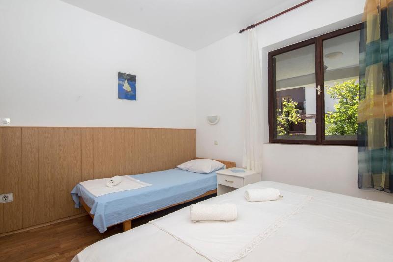 One-Bedroom Apartment with Terrace image 3