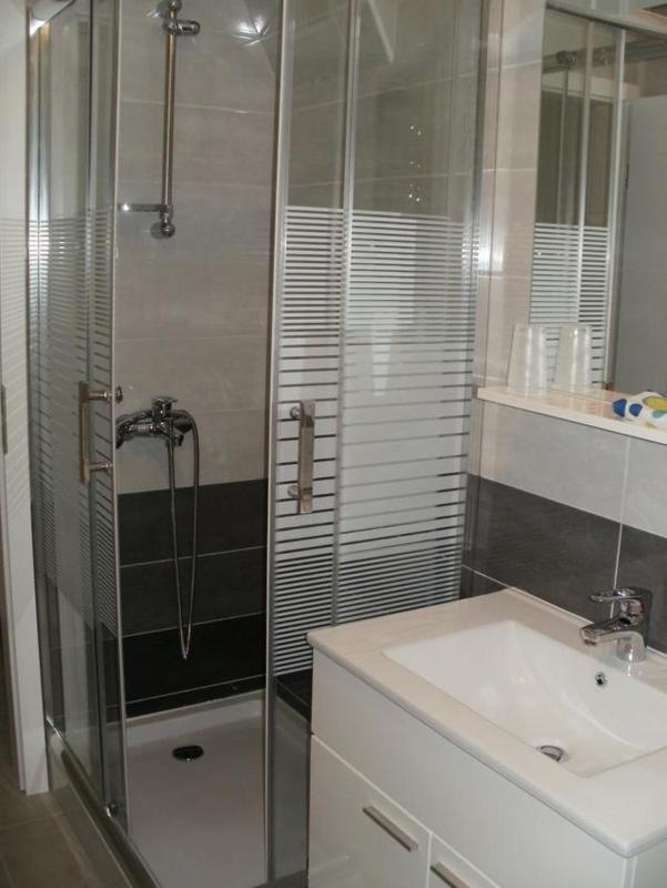 One-Bedroom Apartment image 1