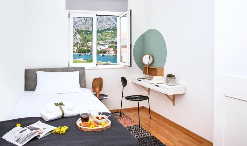 Two-Bedroom Apartment with Balcony image 1