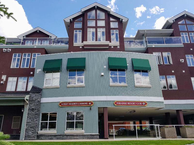 Sunset Resorts Canmore and Spa - image 11