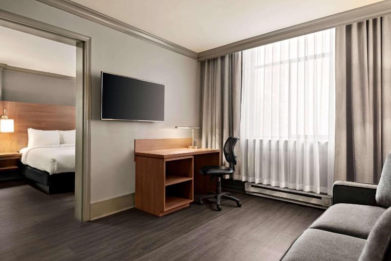 Days Inn by Wyndham Vancouver Downtown - image 6
