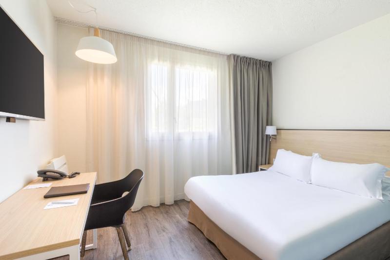 Comfort Queen Room - Non-Smoking image 1