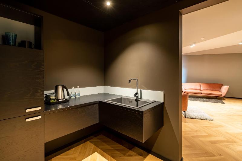 Maestro Design Hotel - image 13