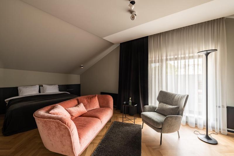 Maestro Design Hotel - image 12