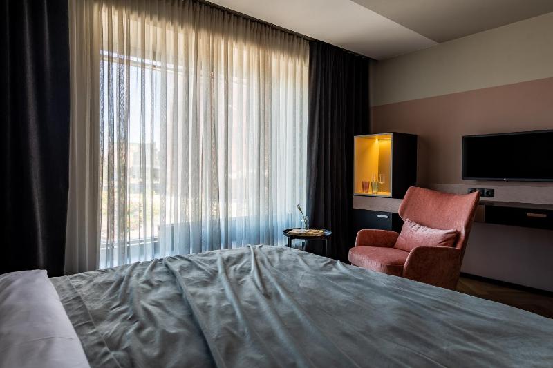 Maestro Design Hotel - image 3