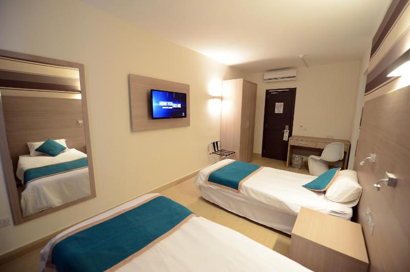 Day's Inn Hotel and Residence - image 15