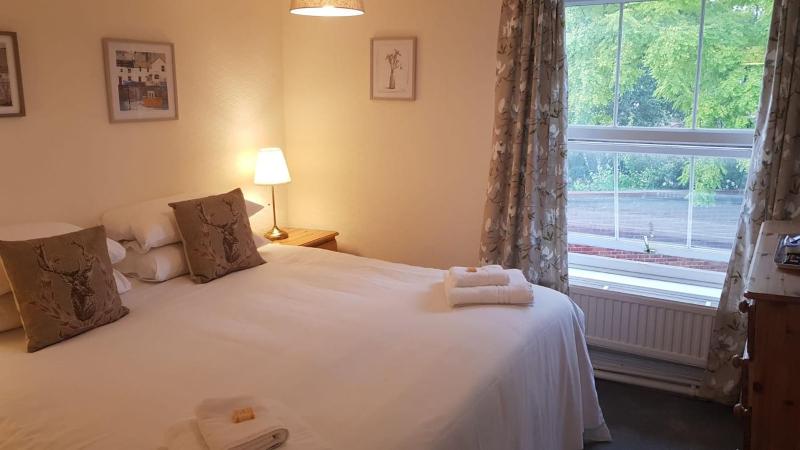Double Room image 3