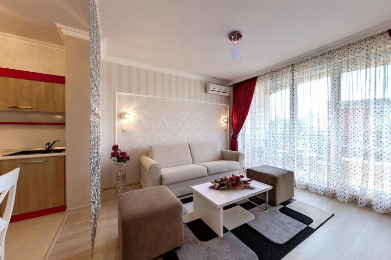 Apartment with Garden View image 4